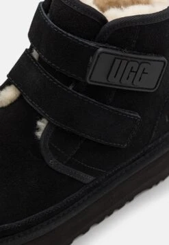 Ugg Neumel Platform Unisex - Korte Laarzen - Black -Ugg 01b111a1822d4468a2ce057caabcbf04