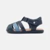 Ugg Kolding Unisex - Sandalen - Navy -Ugg 07b84847b5274ffd90170ac229ce9dc5