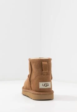 Ugg Classic Mini Ii Unisex - Korte Laarzen - Chestnut 18 Ugg Classic Mini Ii Unisex - Korte Laarzen - Chestnut -Ugg 0e3da423e9d14b82bc91c641651afaac