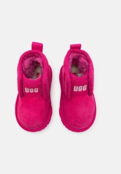 Ugg Accessible Neumel Ez-Fit Unisex - Korte Laarzen - Berry -Ugg 12736be4b0964d9eaea3567577cf66c3