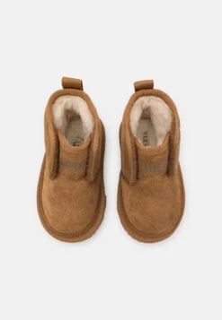 Ugg Accessible Neumel Ez-Fit Unisex - Korte Laarzen - Chestnut 11 Ugg Accessible Neumel Ez-Fit Unisex - Korte Laarzen - Chestnut -Ugg 15d0b0b00b8d4815b6c19de1424237ce
