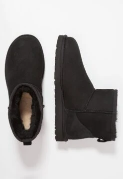 Ugg Classic Mini - Korte Laarzen - Black -Ugg 226fe8c658ee47ebb01d09434d562a83