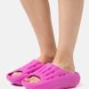 Ugg Foamo Slide - Muiltjes - Dragon Fruit 2 Ugg Foamo Slide - Muiltjes - Dragon Fruit -Ugg 243656b6be4545f6931cacac1ce43532