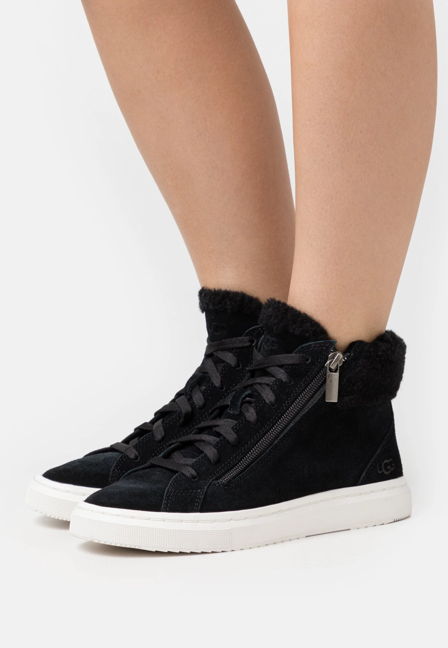 Ugg Alameda Mid Zip - Sneakers Hoog - Black 3 Ugg Alameda Mid Zip - Sneakers Hoog - Black