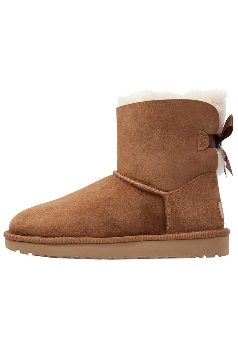 Ugg Mini Bailey Bow - Korte Laarzen - Chestnut 7 Ugg Mini Bailey Bow - Korte Laarzen - Chestnut - Afbeelding 5