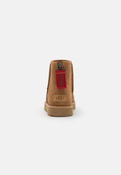 Ugg Classic Mini Logo Zip - Korte Laarzen - Chestnut -Ugg 32018fa881d0416b9ff8c56586cf1ca5