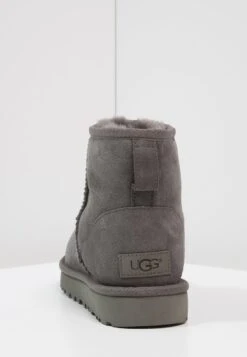Ugg Classic Mini - Korte Laarzen - Grey -Ugg 38f0272feaa24dd298b9c5c112c2daeb