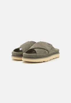 Ugg GoldenstarCross Slide - Muiltjes - Moss Green 10 Ugg GoldenstarCross Slide - Muiltjes - Moss Green -Ugg 3a6ebc5f3c6b4efdb12138daafd1a33b