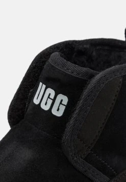 Ugg Accessible Neumel Ez-Fit Unisex - Korte Laarzen - Black 13 Ugg Accessible Neumel Ez-Fit Unisex - Korte Laarzen - Black -Ugg 3efe433853314f1db51b378b157d66e7