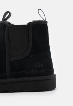 Ugg Neumel Chelsea - Korte Laarzen - Black -Ugg 4767f01ce848449aa0e409fbc0e2b107