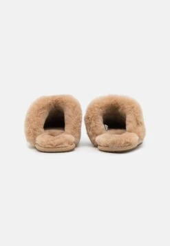 Ugg Scuffette Spotty - Pantoffels - Natural 9 Ugg Scuffette Spotty - Pantoffels - Natural -Ugg 479171a3b2b34cd7a09325810ce6e037