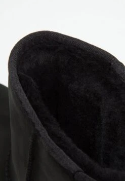 Ugg Classic- Snowboots- Black -Ugg 4916bbf292a14050b63facf3b30ef88e