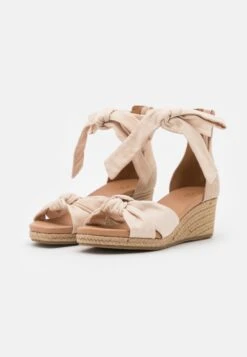 Ugg Yarrow - Sandalen Met Plateauzool - Natural 10 Ugg Yarrow - Sandalen Met Plateauzool - Natural -Ugg 4cd6ea1d51b24905b76bec088f27f37f