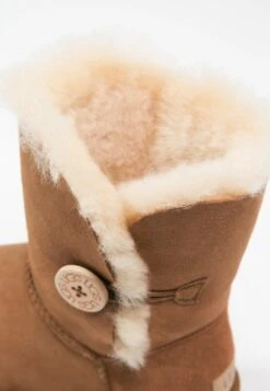 Ugg Bailey Button Ii - Korte Laarzen - Chestnut 15 Ugg Bailey Button Ii - Korte Laarzen - Chestnut -Ugg 552b1fe50f2f4cf4b37289496cf94bc7