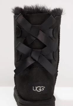 Ugg Bailey Bow Ii - Veterboots - Black 13 Ugg Bailey Bow Ii - Veterboots - Black -Ugg 5712a8ae8bcc461fa3743aea8d941bd1