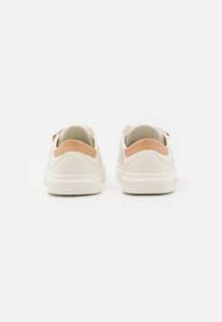 Ugg Alameda Lace - Sneakers Laag - Bright White 11 Ugg Alameda Lace - Sneakers Laag - Bright White -Ugg 5b44a31781264d65ae04c92bf2bce1d2