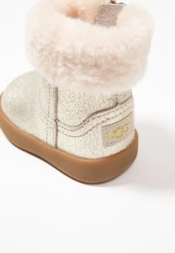 Ugg Jorie Metallic - Babyschoenen - Gold 10 Ugg Jorie Metallic - Babyschoenen - Gold -Ugg 5ecc4f0f1b454ba6b2aebf16e3366e98