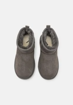 Ugg Classic Ultra Mini Unisex - Korte Laarzen - Grey -Ugg 68c341301f0746ec81cf9be074f912a3
