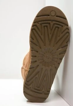 Ugg Mini Bailey Button - Korte Laarzen - Chestnut -Ugg 6911fad603d74f4da0b9c3a42d17f94c