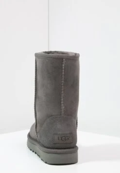 Ugg Classic Short - Korte Laarzen - Grey -Ugg 6b594e01cdee41acaed1891546f96c25