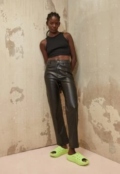 Ugg Foamo Slide - Muiltjes - Pale Chartreuse 11 Ugg Foamo Slide - Muiltjes - Pale Chartreuse -Ugg 708d8c59f1da4492a596a3b913b529a7