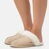 Ugg Scuffette - Pantoffels - Mustard Seed/Natural 2 Ugg Scuffette - Pantoffels - Mustard Seed/Natural -Ugg 71744e0028554ac09bd5778e810b9ca8
