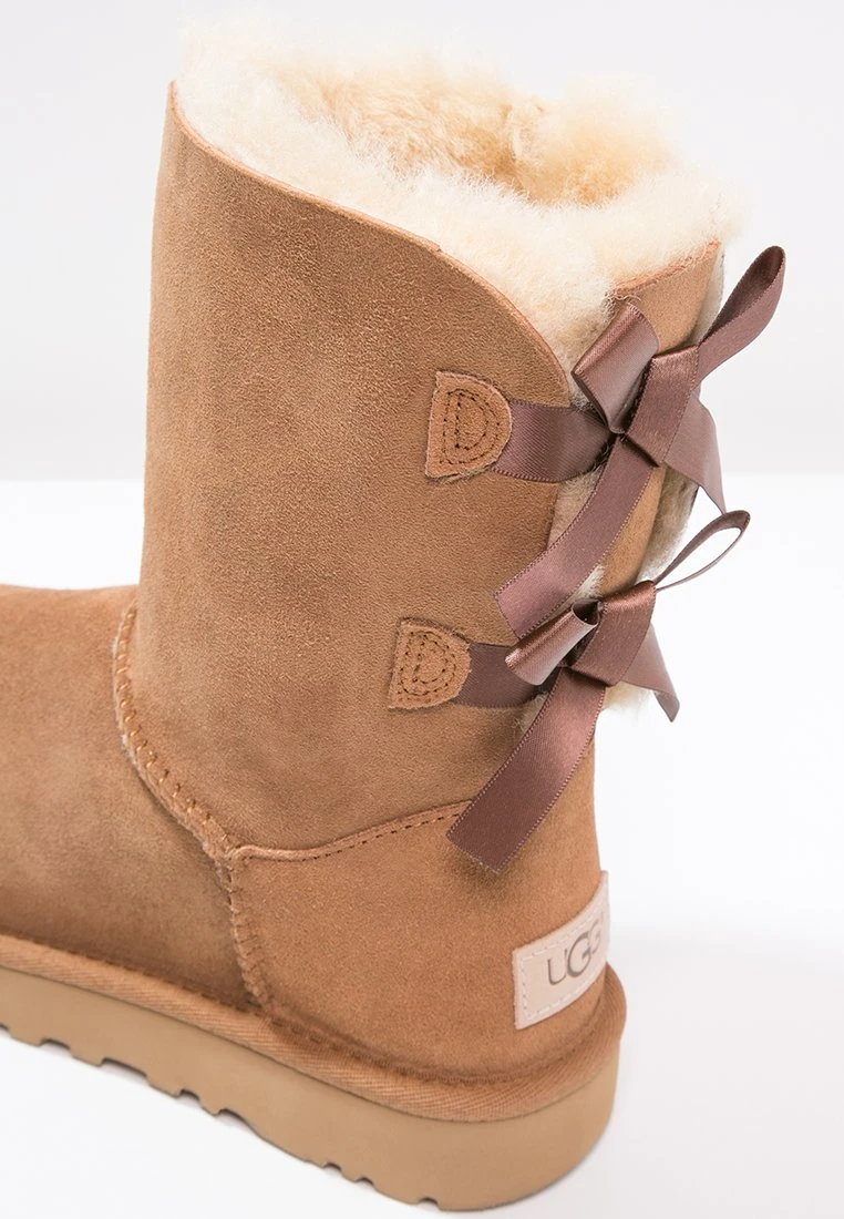 Ugg Bailey Bow - Korte Laarzen - Chestnut 8 Ugg Bailey Bow - Korte Laarzen - Chestnut - Afbeelding 6