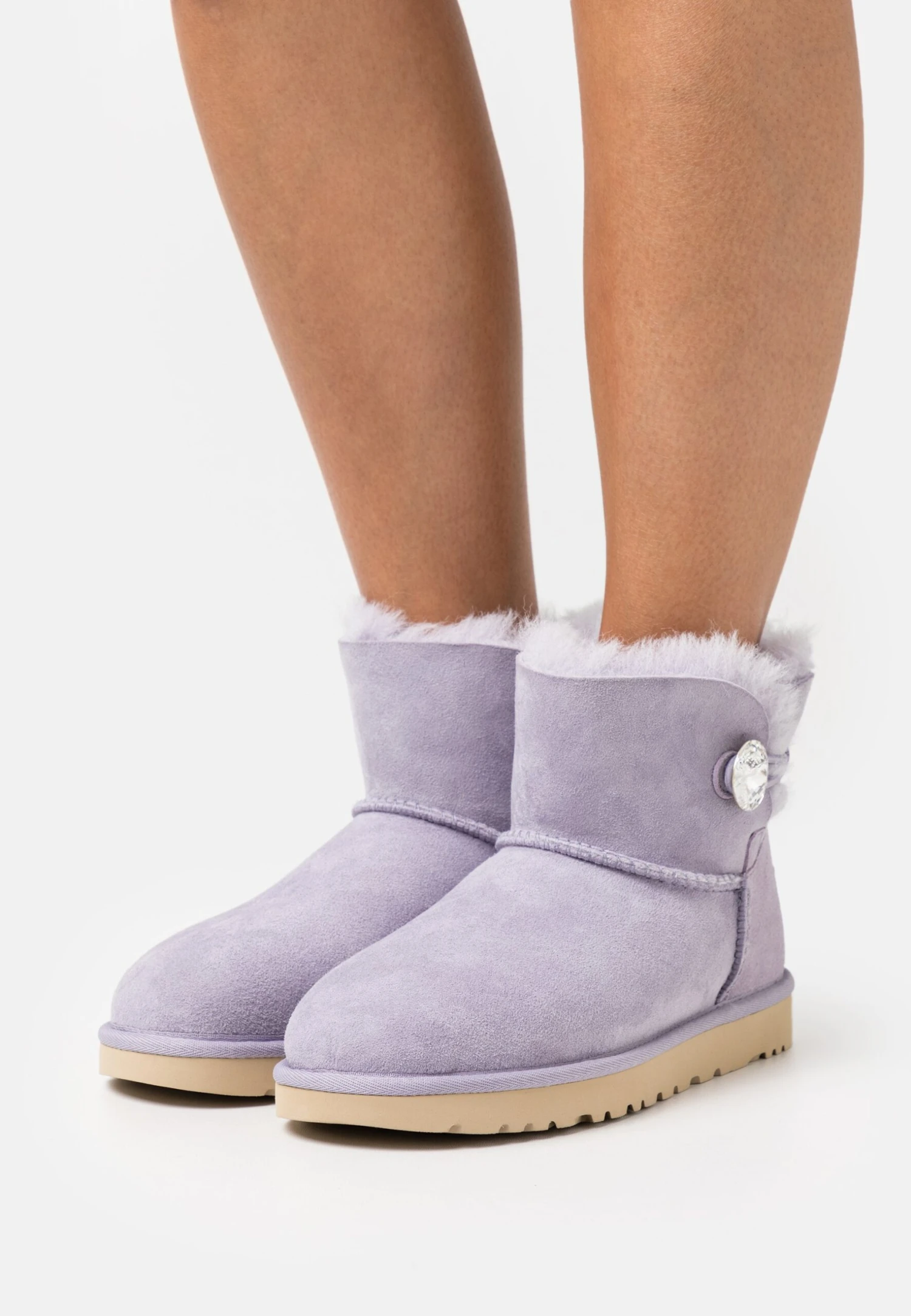 Ugg Mini Bailey Button Bling - Korte Laarzen - June Gloom 3 Ugg Mini Bailey Button Bling - Korte Laarzen - June Gloom