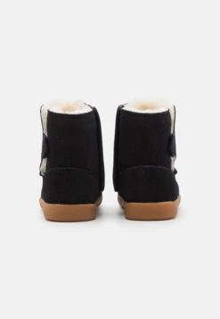 Ugg Keelan Unisex - Korte Laarzen - Black 9 Ugg Keelan Unisex - Korte Laarzen - Black -Ugg 79668a4e31bb46b282a2d66b3666240a