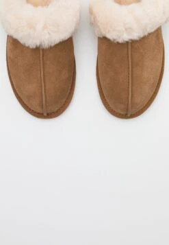 Ugg Scuffette - Pantoffels - Chestnut -Ugg 7d3748d1e1674bce8e61b9dfcd17da65