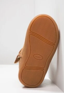 Ugg Keelan Unisex - Korte Laarzen - Chestnut 18 Ugg Keelan Unisex - Korte Laarzen - Chestnut -Ugg 7d9e1ff3488a4e0b9c2f9849040c57ca