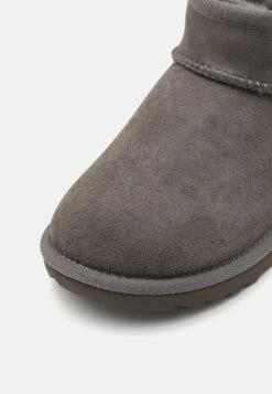 Ugg Classic Ultra Mini Unisex - Korte Laarzen - Grey -Ugg 816197c9f3ab451795cf5bf05c798edd
