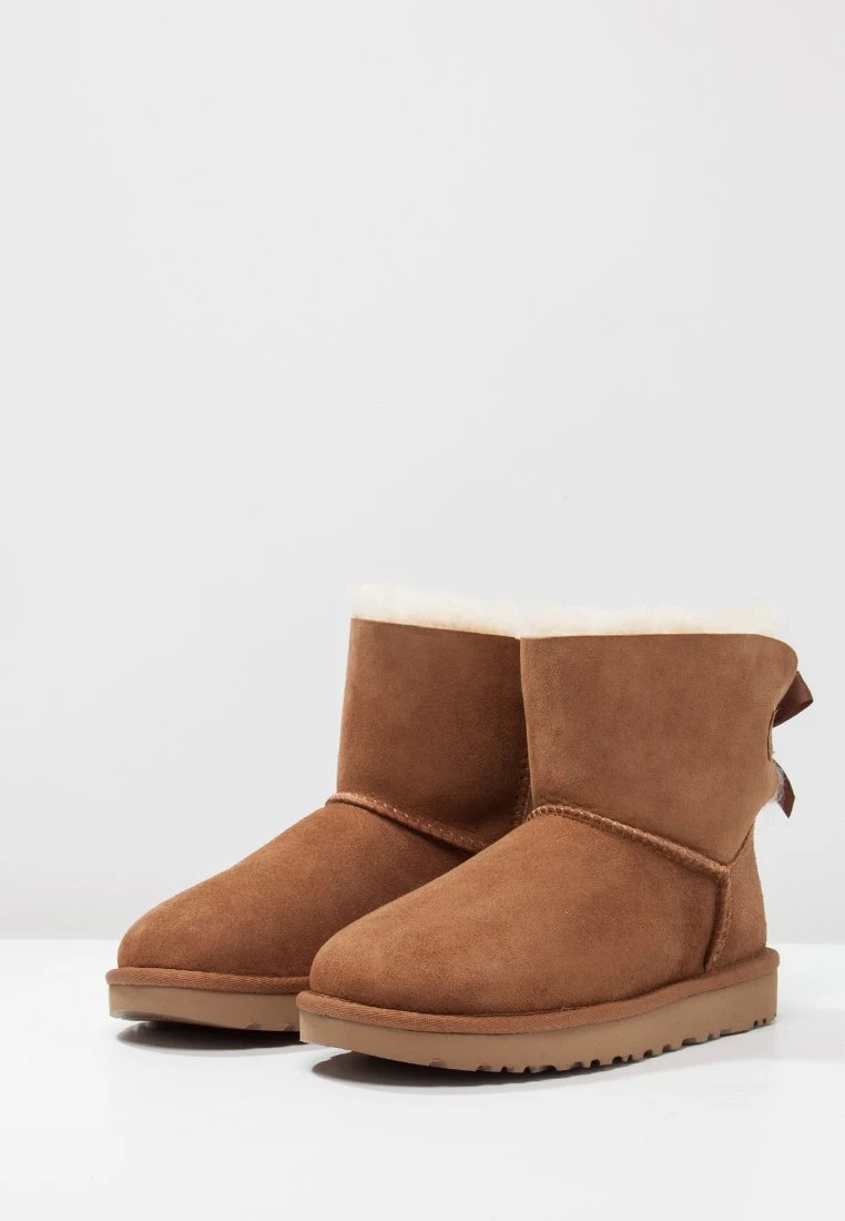 Ugg Mini Bailey Bow - Korte Laarzen - Chestnut 8 Ugg Mini Bailey Bow - Korte Laarzen - Chestnut - Afbeelding 6