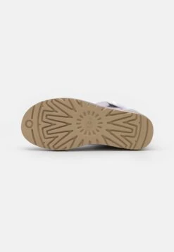 Ugg Mini Bailey Button Bling - Korte Laarzen - June Gloom 12 Ugg Mini Bailey Button Bling - Korte Laarzen - June Gloom -Ugg 89eed0a9631a41dcab09aee23ed6fe96