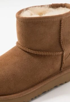 Ugg Classic Mini Ii Unisex - Korte Laarzen - Chestnut 14 Ugg Classic Mini Ii Unisex - Korte Laarzen - Chestnut -Ugg 912fdbda14e94fed97e4d810669e0f67