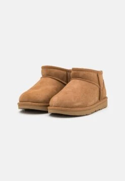 Ugg Classic Ultra Mini Unisex - Korte Laarzen - Chestnut -Ugg 92adb5af0cc64424aa7ab38433116d04