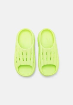 Ugg Foamo Slide - Muiltjes - Pale Chartreuse 15 Ugg Foamo Slide - Muiltjes - Pale Chartreuse -Ugg 93d63c2bc8dc4d1c8ff56025f707cbad