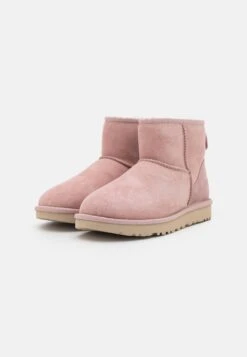 Ugg Classic Mini - Korte Laarzen - Rose Grey 10 Ugg Classic Mini - Korte Laarzen - Rose Grey -Ugg 969c1e6af5b241f3b4d45ca99f26d0d1