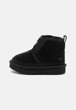 Ugg 16 Ugg Accessible Neumel Ez-Fit Unisex - Korte Laarzen - Black