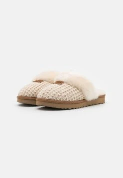 Ugg Cozy - Pantoffels - Cream -Ugg b447d3eb2eee4d598de74ea451e5634d