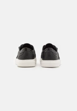 Ugg Alameda Lace - Sneakers Laag - Black 11 Ugg Alameda Lace - Sneakers Laag - Black -Ugg bb2605fa74cf4ac99adc0d6eabae14e2