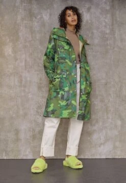 Ugg Fluff Yeah Slide - Sandalen Met Plateauzool - Key Lime -Ugg cd57f014fca54a88ace5a28beb6d4174