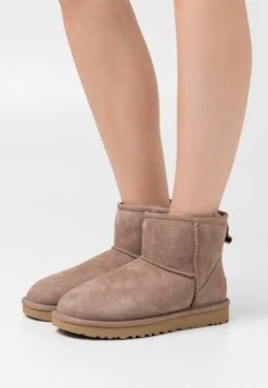 Ugg Classic Mini - Korte Laarzen - Caribou