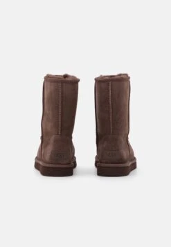 Ugg Classic Short - Korte Laarzen - Burnt Cedar 11 Ugg Classic Short - Korte Laarzen - Burnt Cedar -Ugg d81fcb6ddf9c4df9bd4570f5c8e771db
