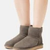 Ugg Classic Mini - Korte Laarzen - Slate 2 Ugg Classic Mini - Korte Laarzen - Slate -Ugg d84293d2034144f49241e04cc16dda5c