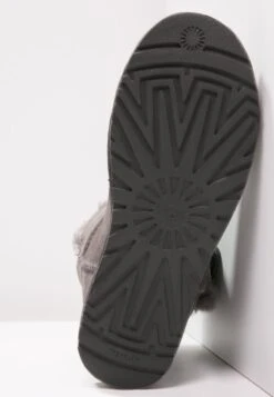 Ugg Mini Bailey Button - Korte Laarzen - Grey 12 Ugg Mini Bailey Button - Korte Laarzen - Grey -Ugg eb2df313c4954a4c83a91fb9aa812d2d