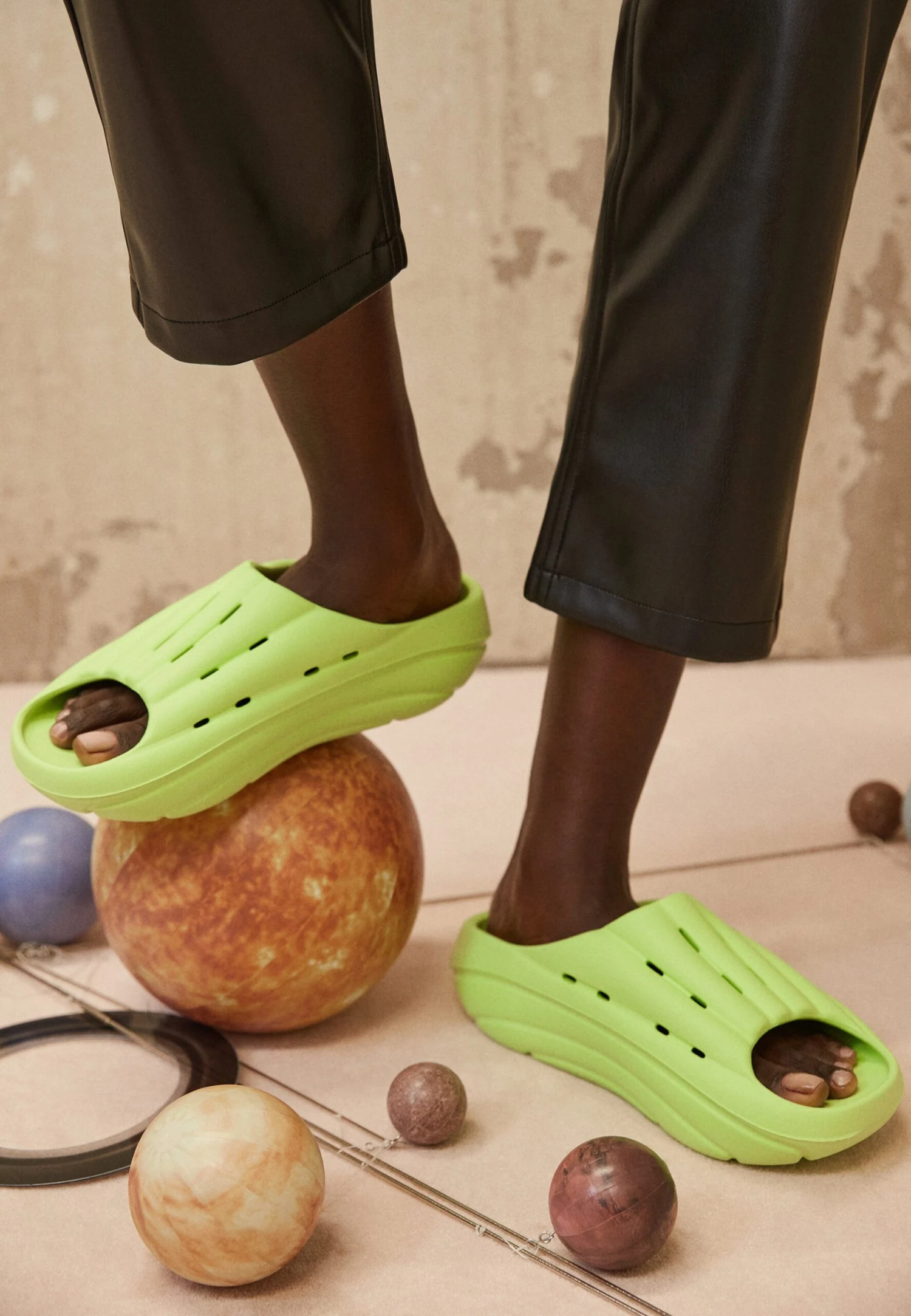 Ugg Foamo Slide - Muiltjes - Pale Chartreuse 4 Ugg Foamo Slide - Muiltjes - Pale Chartreuse - Afbeelding 2