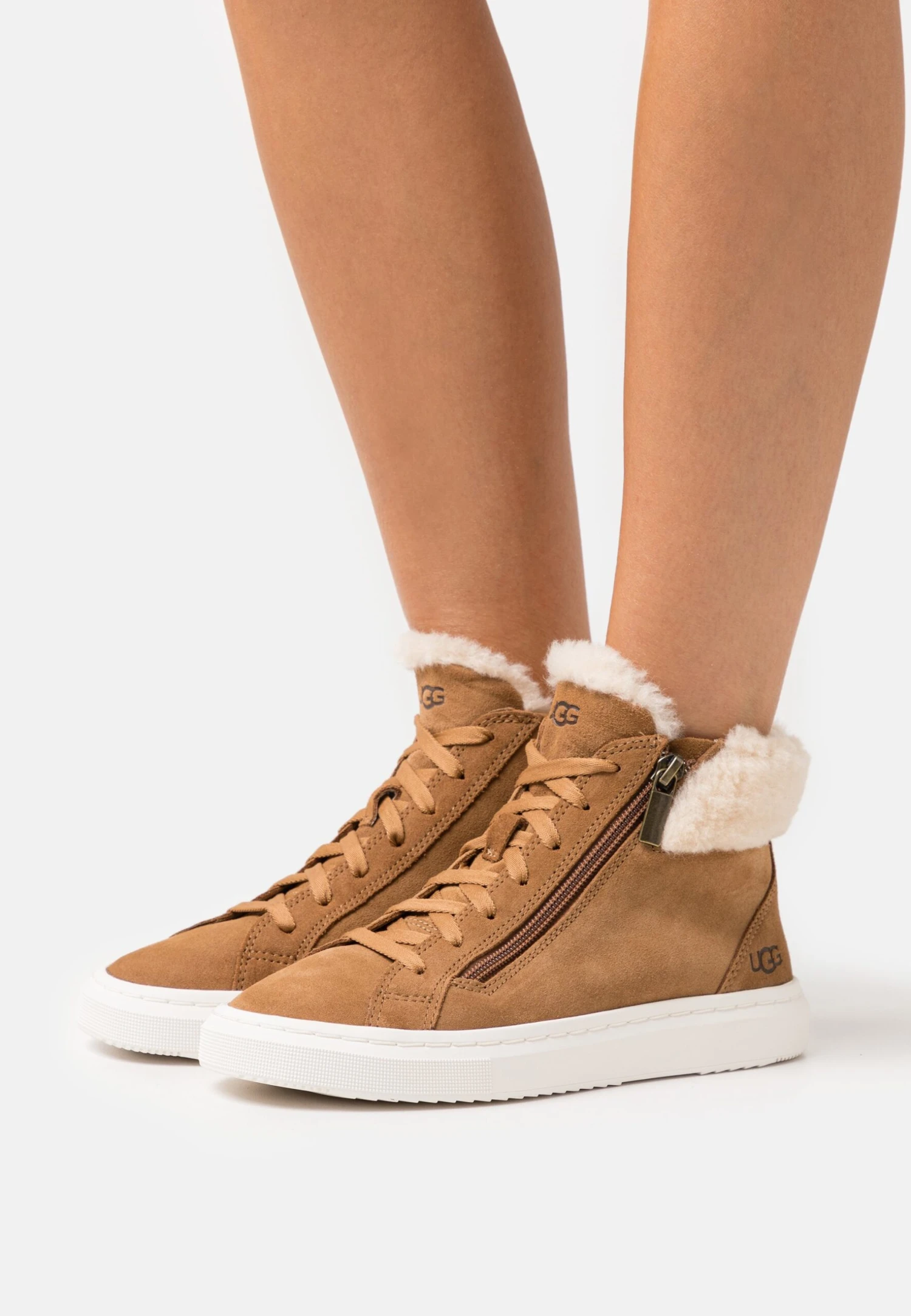 Ugg Alameda Mid Zip - Sneakers Hoog - Chestnut 3 Ugg Alameda Mid Zip - Sneakers Hoog - Chestnut