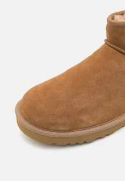 Ugg Classic Ultra Mini Zip - Korte Laarzen - Chestnut/Orange Soda -Ugg f72f8738af6b47cbbf83900918bcf66b