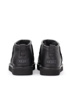 Ugg Korte Laarzen - Nero 10 Ugg Korte Laarzen - Nero -Ugg fd30a310a4784f7187e3791c53986639